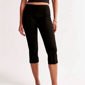 A&F Low Rise Pintuck Capri Pants